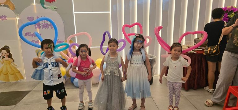 balloon sculpting birthday party